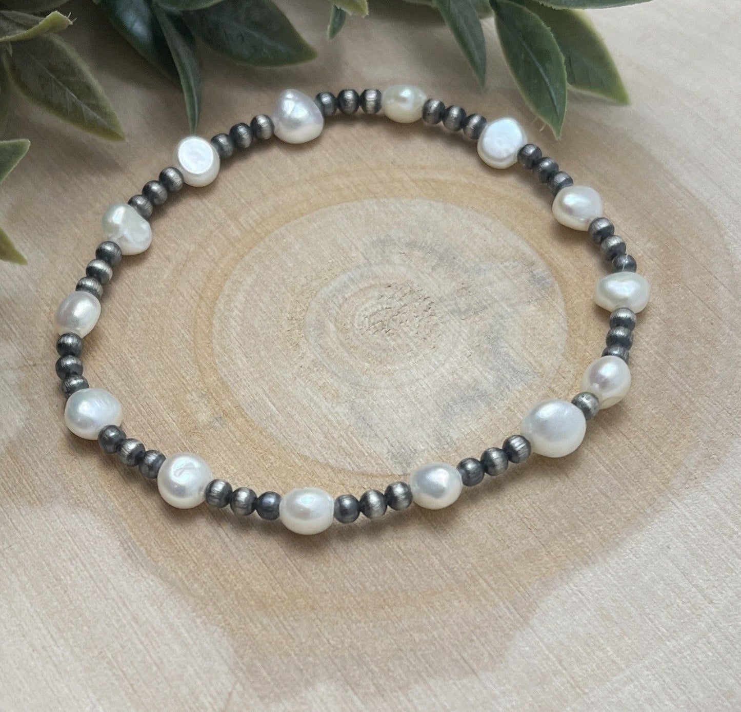 Desert Pearls & Fresh Water Pearls Stretch Bracelet