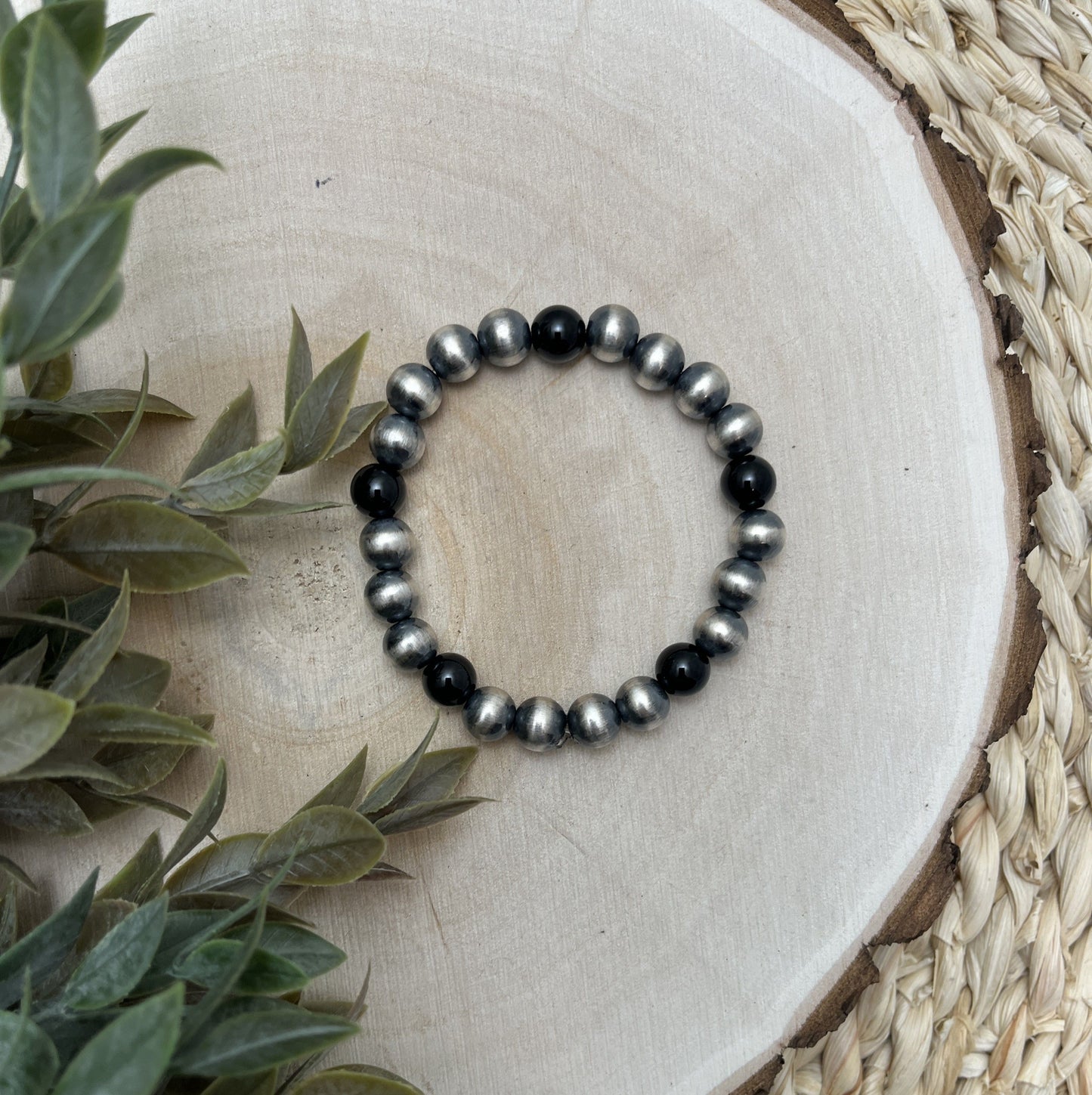 8mm Santa Fe Pearls & Onyx Stretch Bracelet
