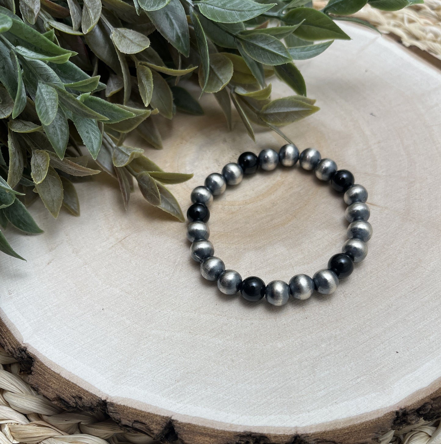 8mm Santa Fe Pearls & Onyx Stretch Bracelet