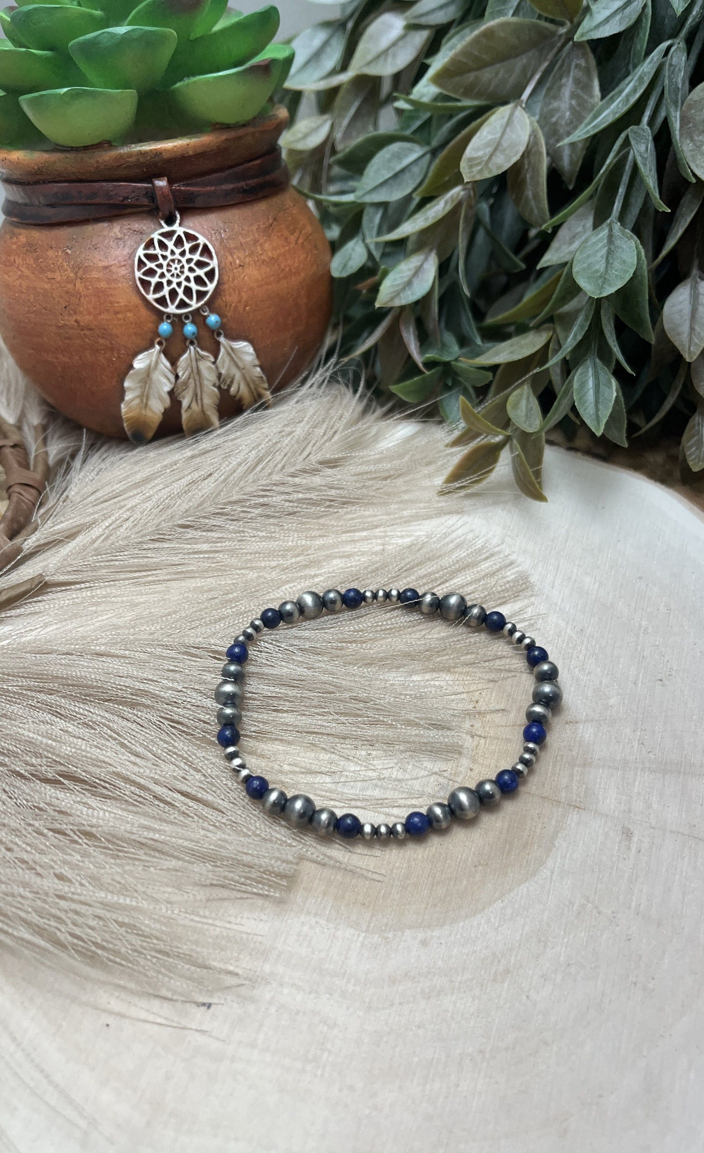 Santa Fe Pearls & Lapis Graduated Stretch Bracelet