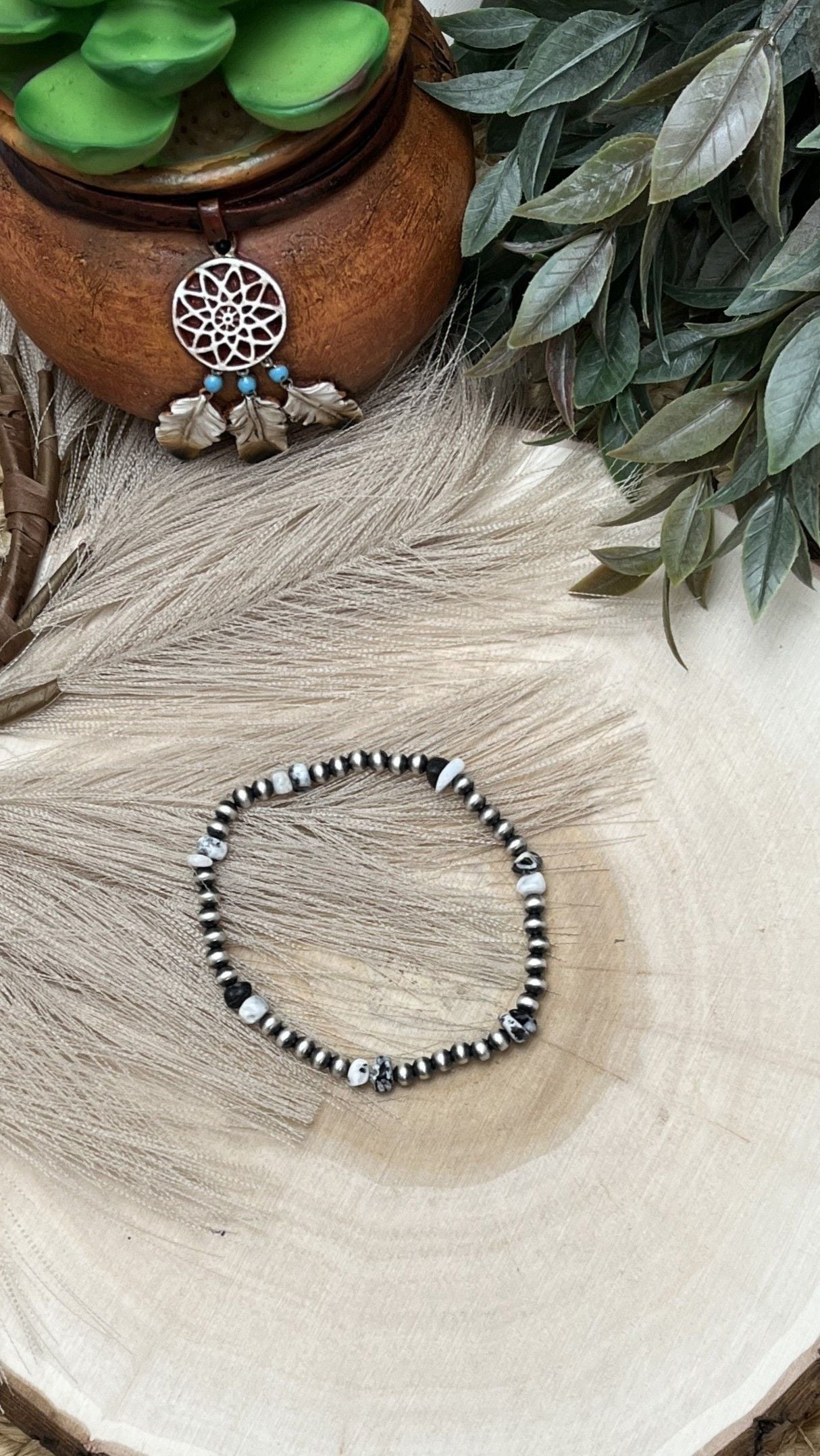 Santa Fe Pearls & White Buffalo Nuggets Stretch Bracelet