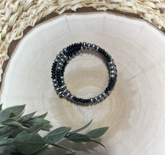 5mm Santa Fe Pearls and Black Onyx 3-row Memory Bracelet
