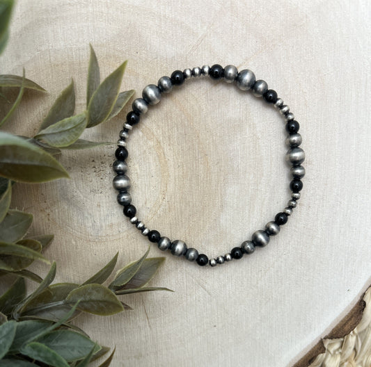 Santa Fe Pearls & Onyx Graduated Stretch Bracelet