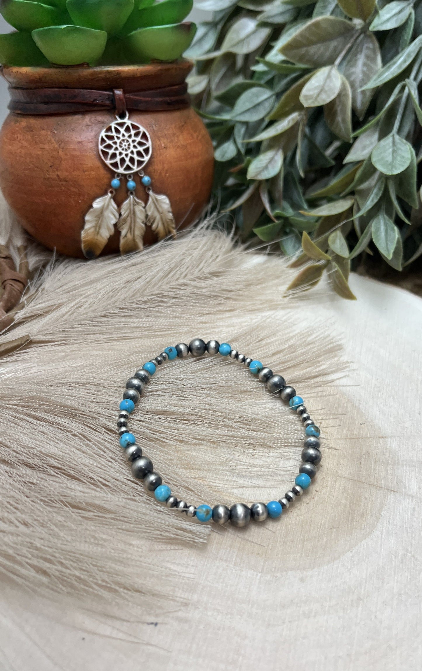 Santa Fe Pearls & Blue Turquoise Graduated Stretch Bracelet