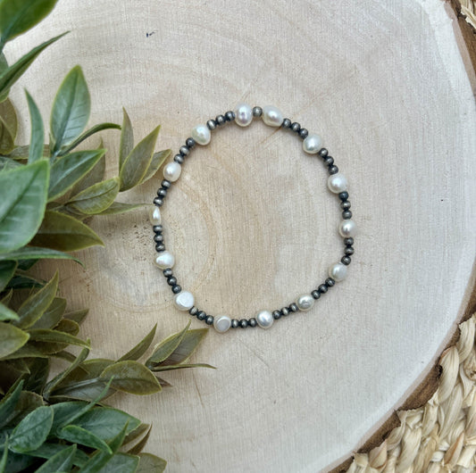 Santa Fe Pearls & Fresh Water Pearls Stretch Bracelet