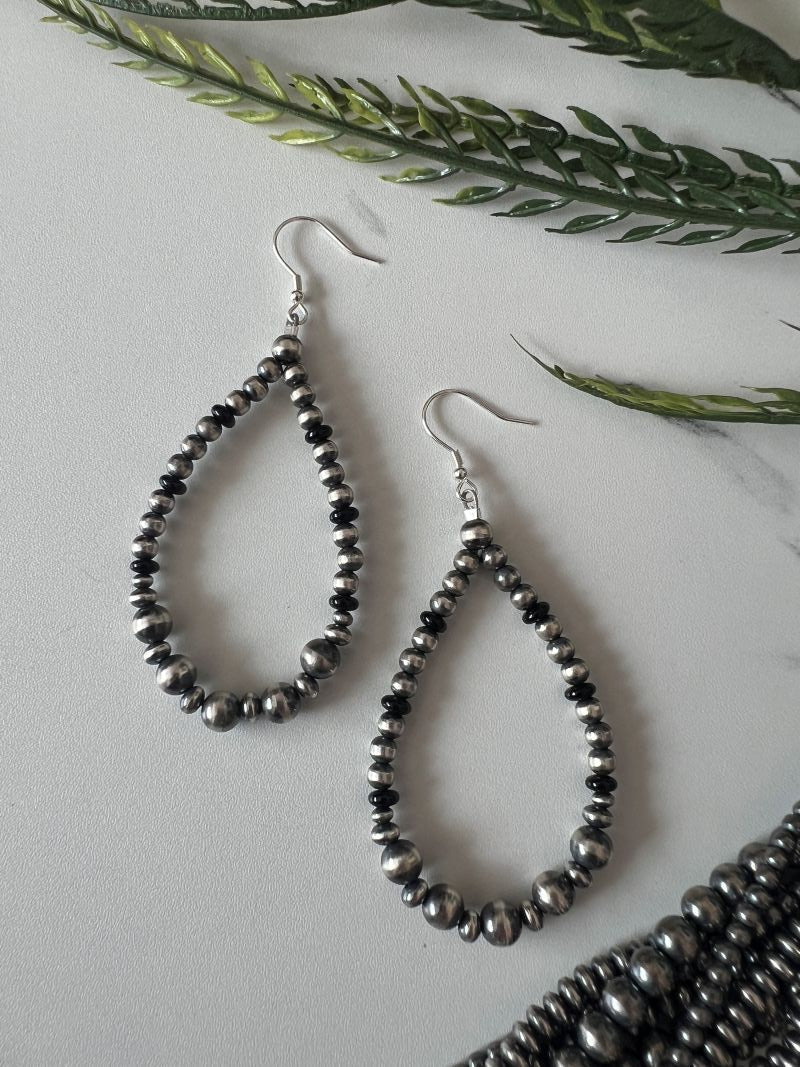 Desert Pearl Silver & Onyx Large Hoop Earring - Sunset TQ Mountain